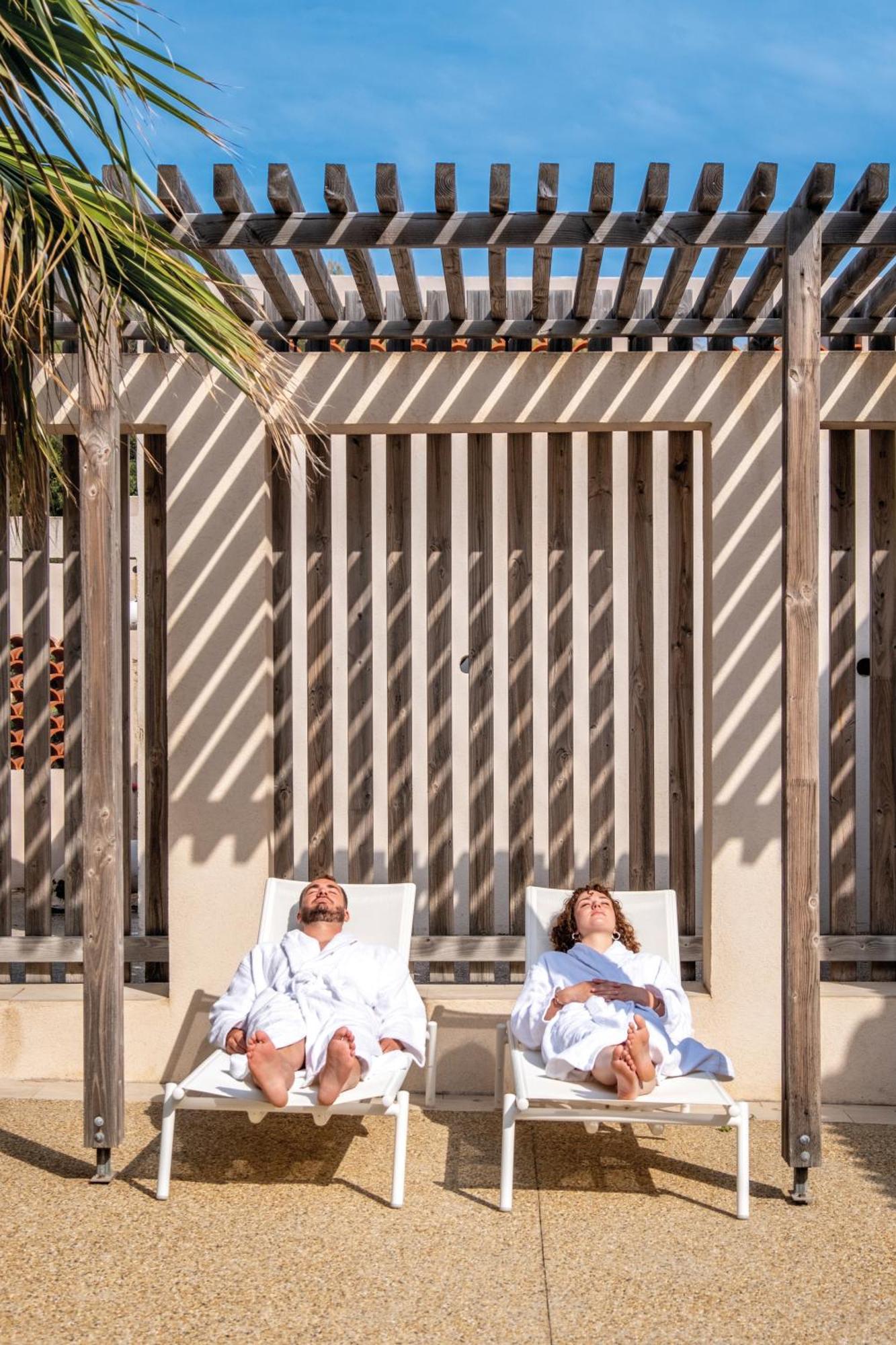 Hotel Helios & Spa - Ile Des Embiez 식스포즈레스플라지스 외부 사진