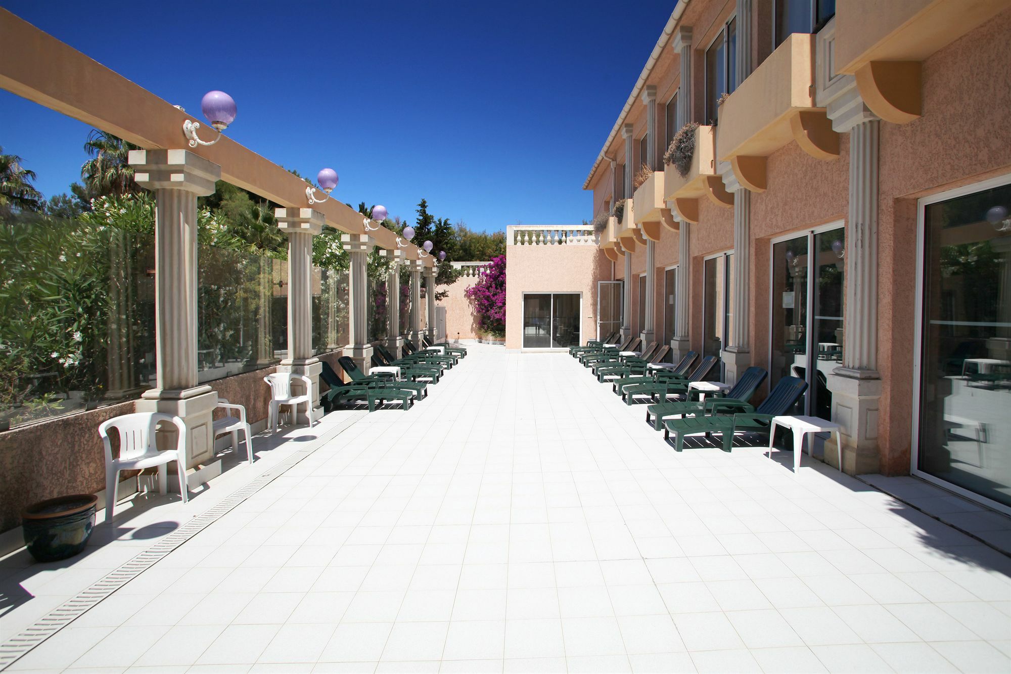 Hotel Helios & Spa - Ile Des Embiez 식스포즈레스플라지스 외부 사진